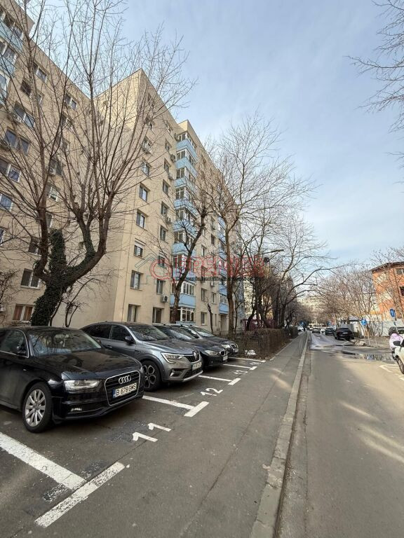 3 camere - Aparatorii Patrie - Str Frumusani