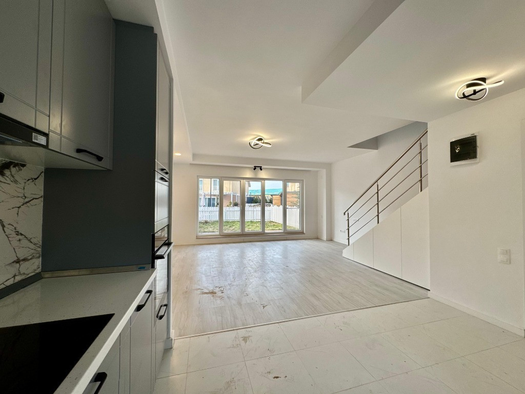 COSMOPOLIS - Vila Tip NC, partial mobilata