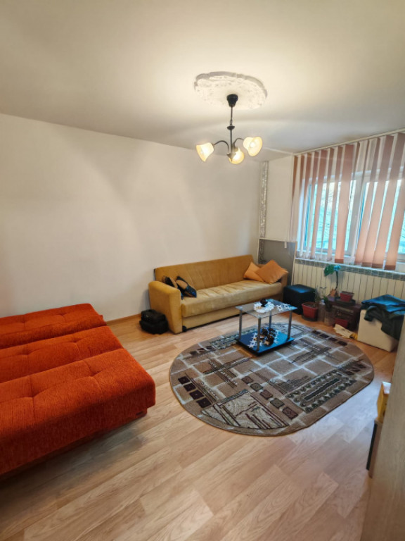 Apartament 3 camere, situat in zona Eden - Inel I