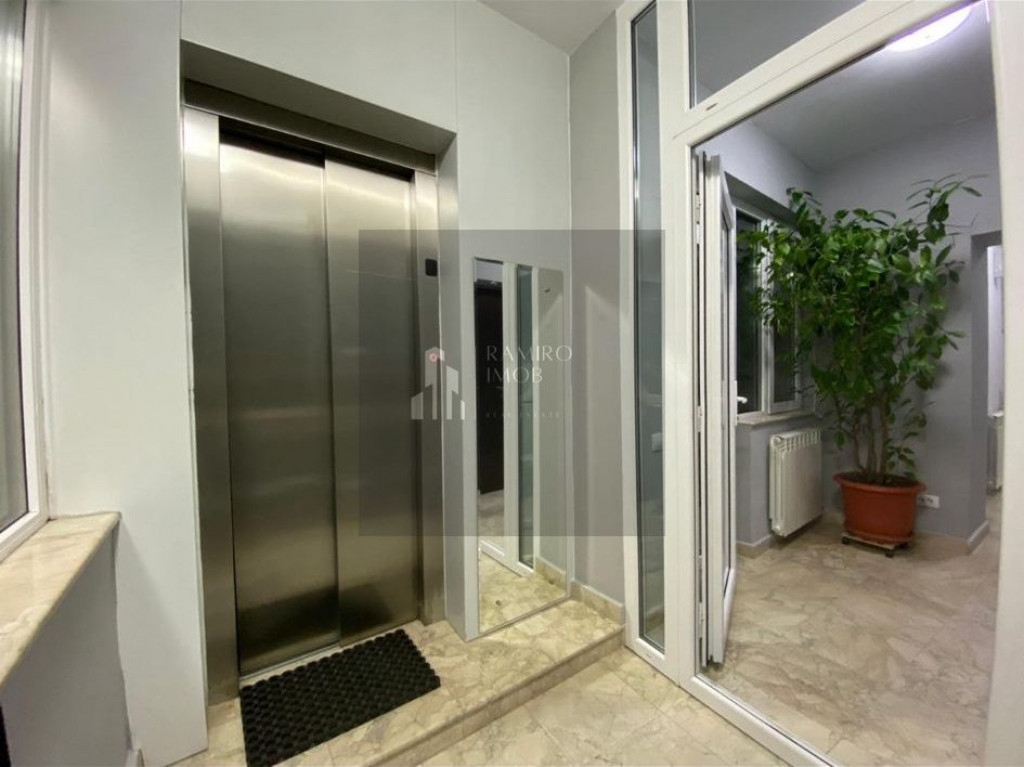 Apartament 220mp utili -bloc2010 +terasa 210mp Pasaj Mara...