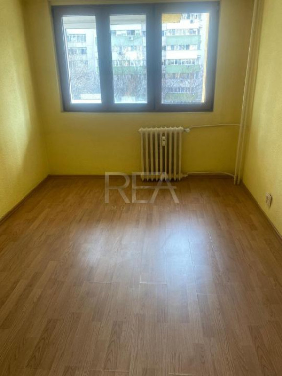 4 camere Pantelimon-Piața Delfinului decomandat, et. 2, an