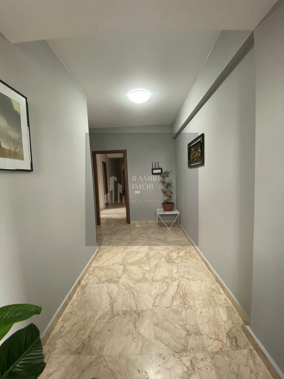 Apartament 220mp utili -bloc2010 +terasa 210mp Unirii -pa...