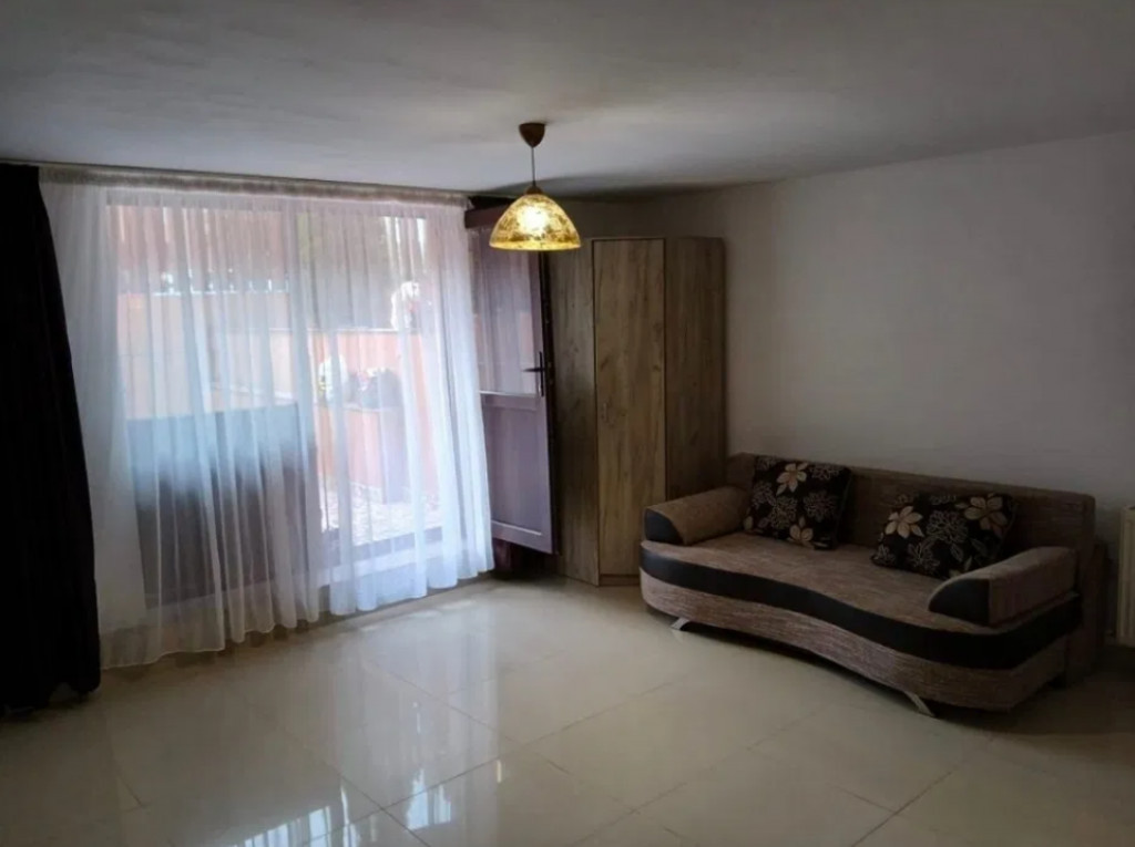 Garsoniera semidecomandata - zona Tractorul