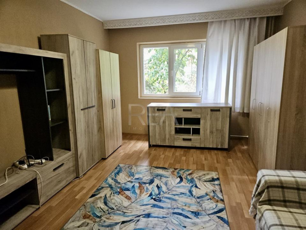 2 camere decomandat la etajul 1 in triunghiul Aviatiei