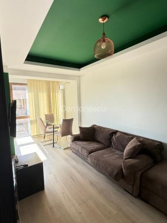 Timpuri noi etaj 4 din 4 bloc nou