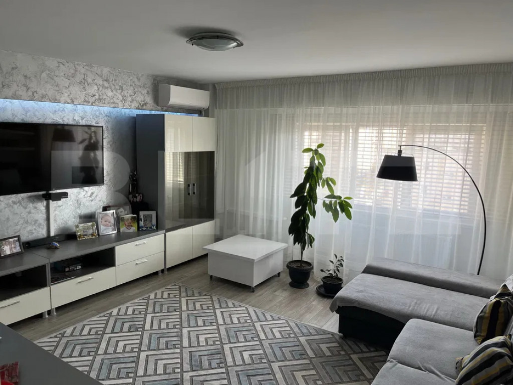 Apartament 3 camere decomandate, 82 mp, cu 2 balcoane, mobil