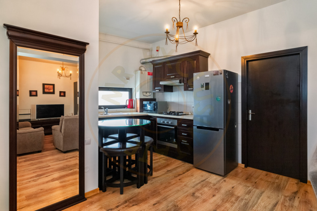 Inchiriere apartament 2 camere Ultracentral + loc de parcare