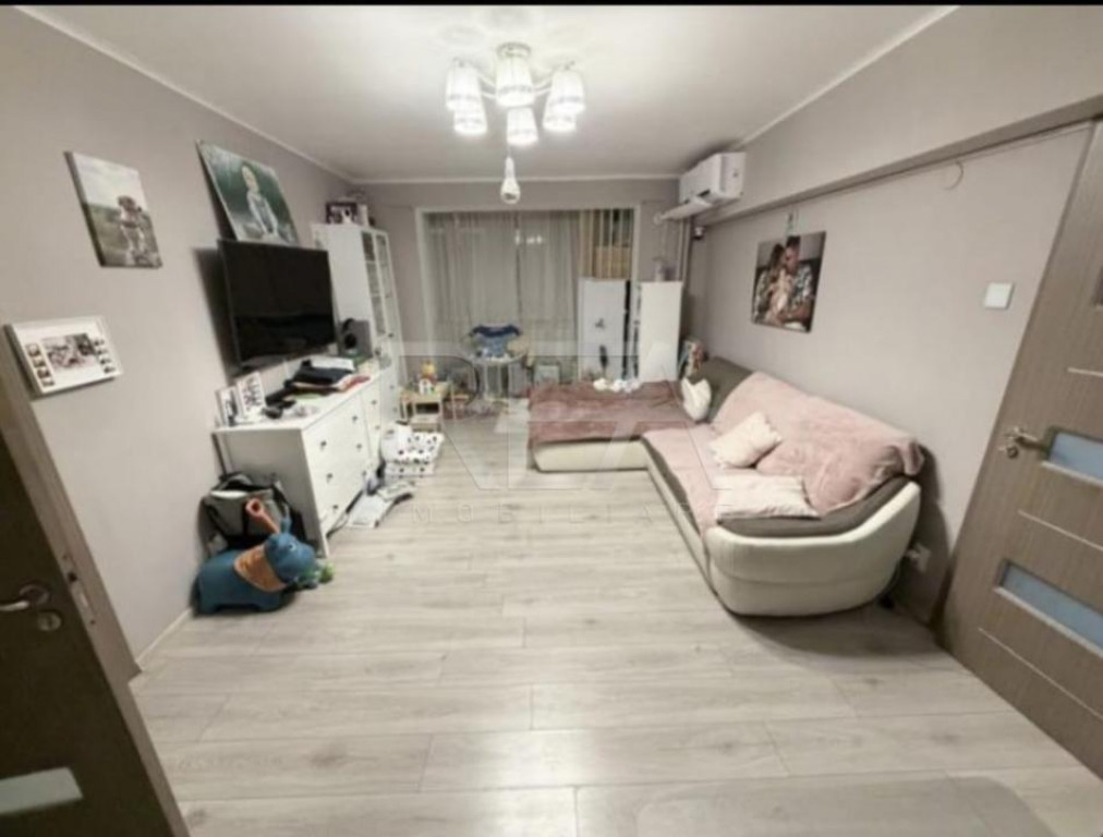 2 camere Vitan, centrală, parcare, et. 3, an 1978, 57 mp