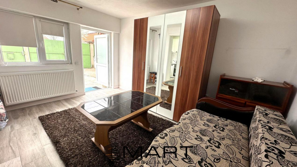 Garsoniera 18mp la curte zona Terezian