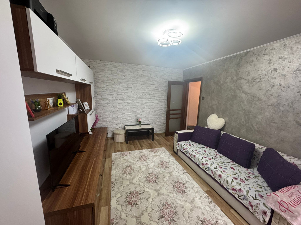 Apartament cu 2 camere, decomandat - zona Bartolomeu