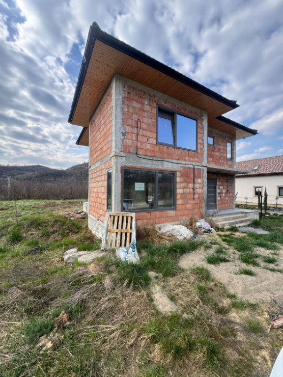 Casă semifinisată Tăuții Măgherăuș, 136 mp, teren 19