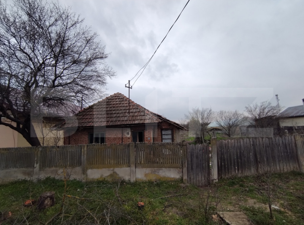 Teren cu casa, Podari, 1000 mp, toate utilitatile, 20 m desc