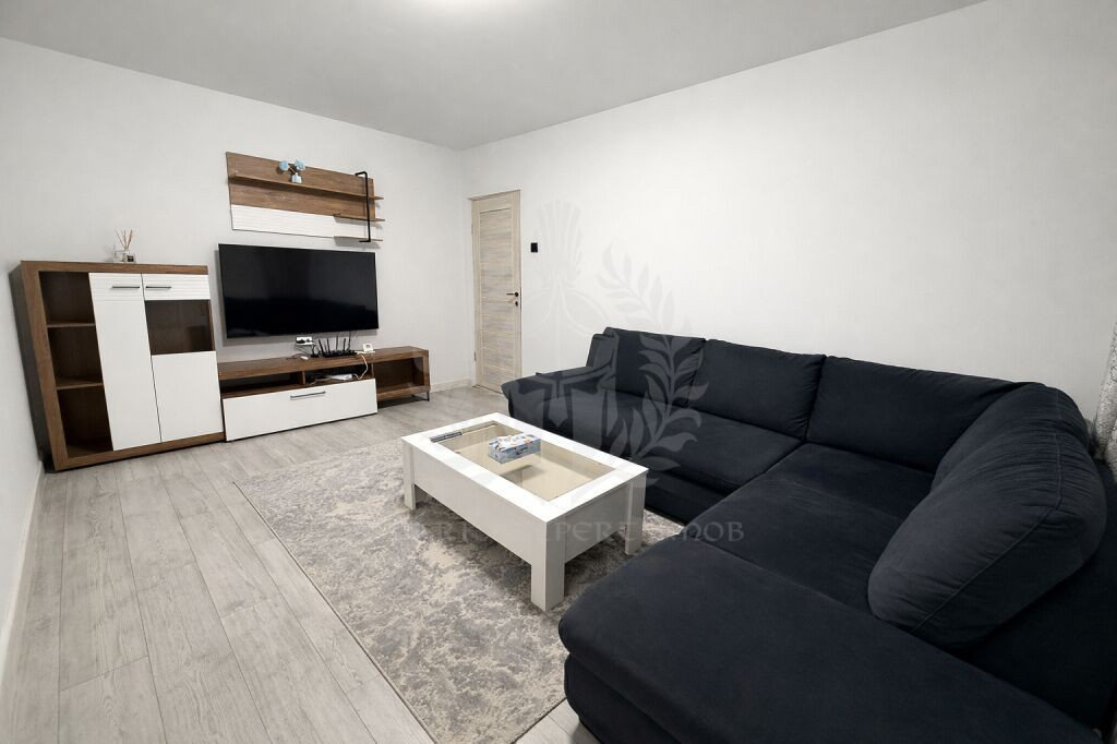 Inchiriere apartament 2 camere, renovat, zona Vest,