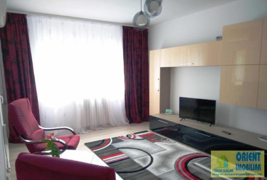 Capitol, de inchiriat 2 camere, decomandat, mobilat, gaze