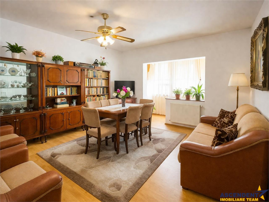 FILM! Apartament 3 camere, decomandat, Lenin, sau schimb