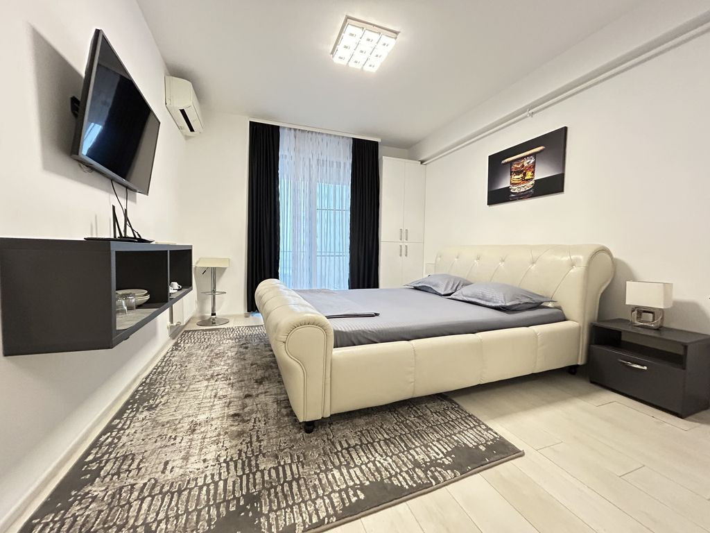 2 Studiouri în 1 | Mamaia | Club Crazy | Vedere frontal?...