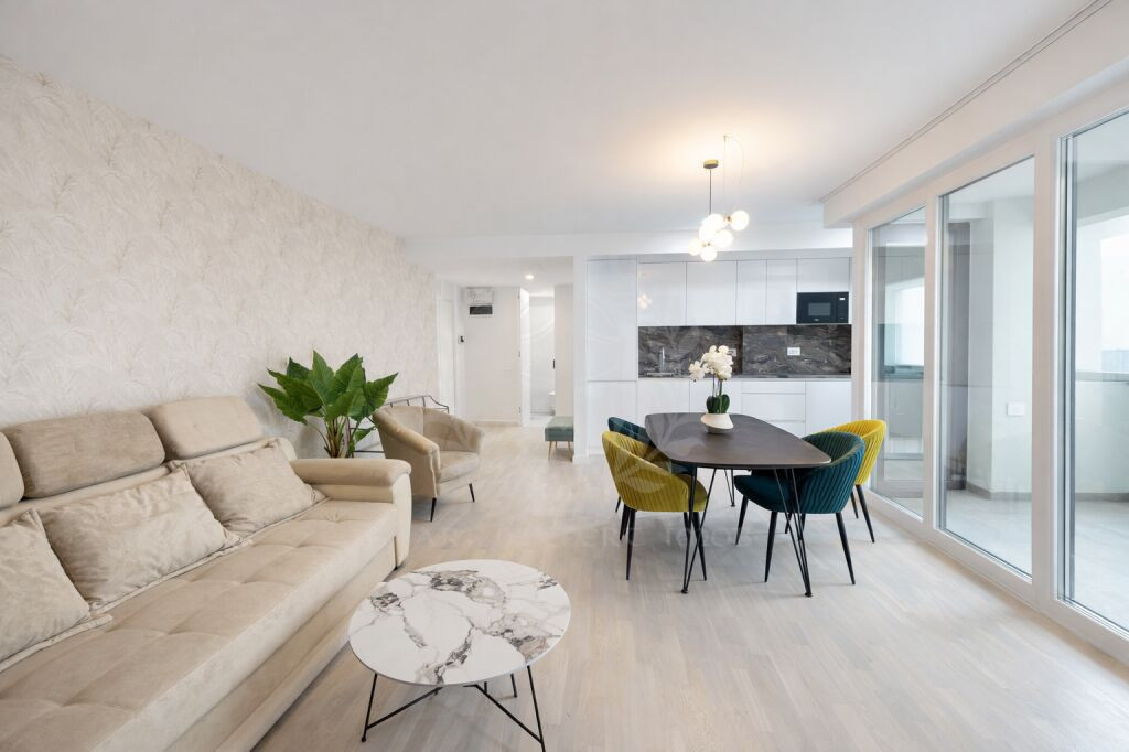 Apartament 3 camere, prima închiriere, ultracentral/