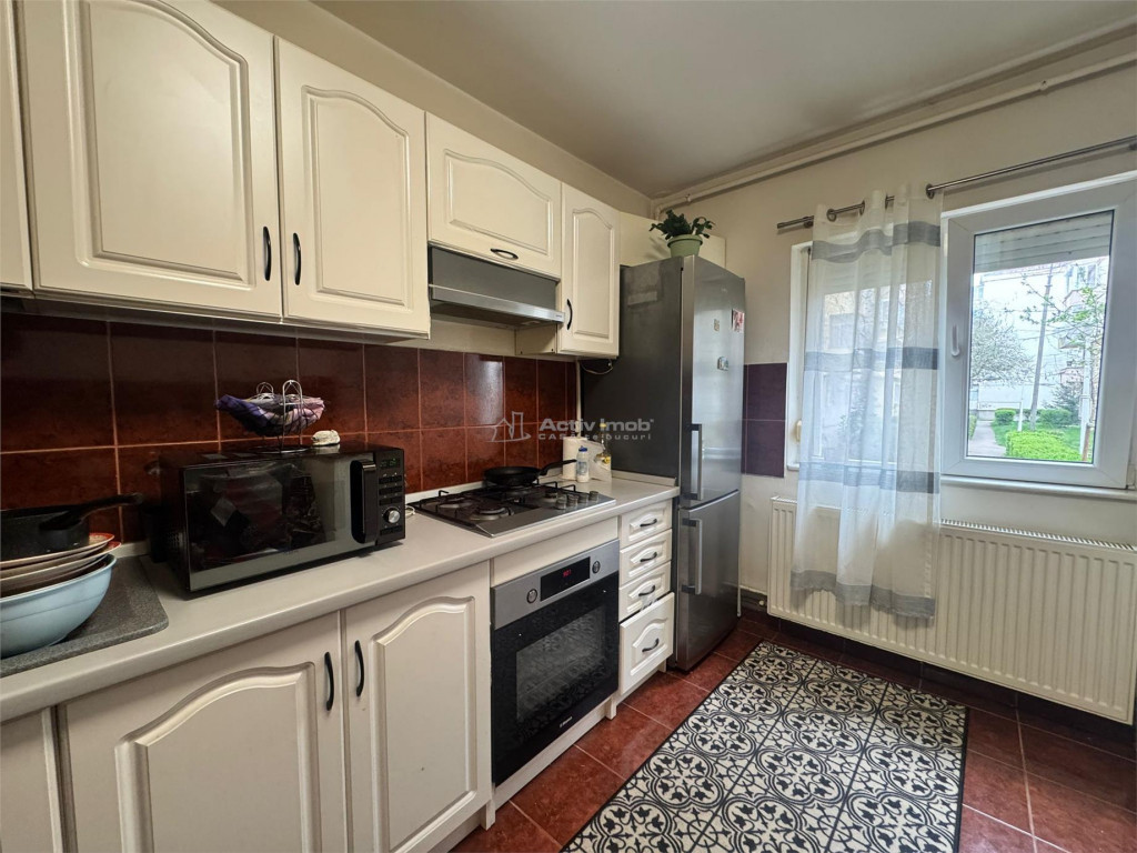 3 camere - 2 bai - Parter inalt