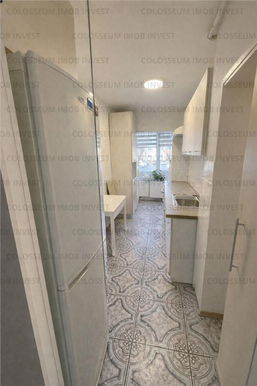 Apartament 2 camere decomandat – zona Tractorul