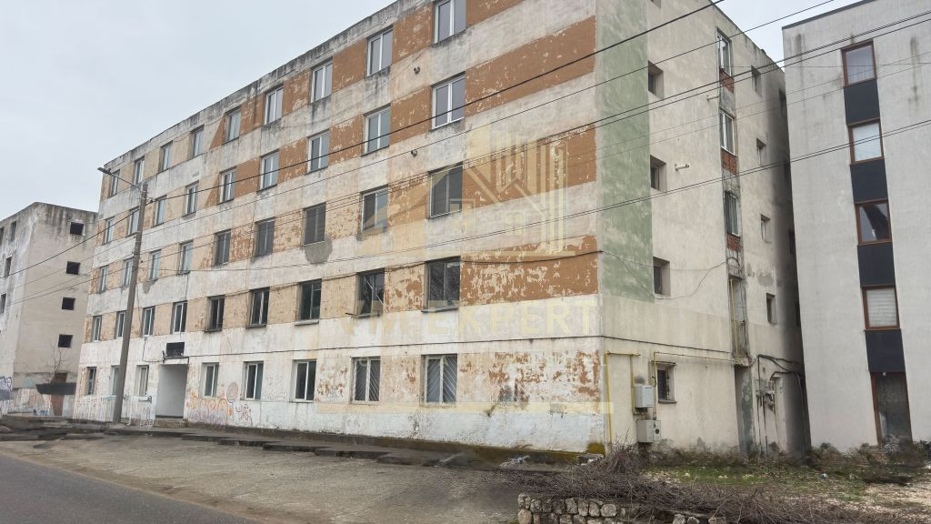 BLOC DE GARSONIERE P+4 SUPRAFAȚĂ UTILĂ 2135MP TEREN 29...