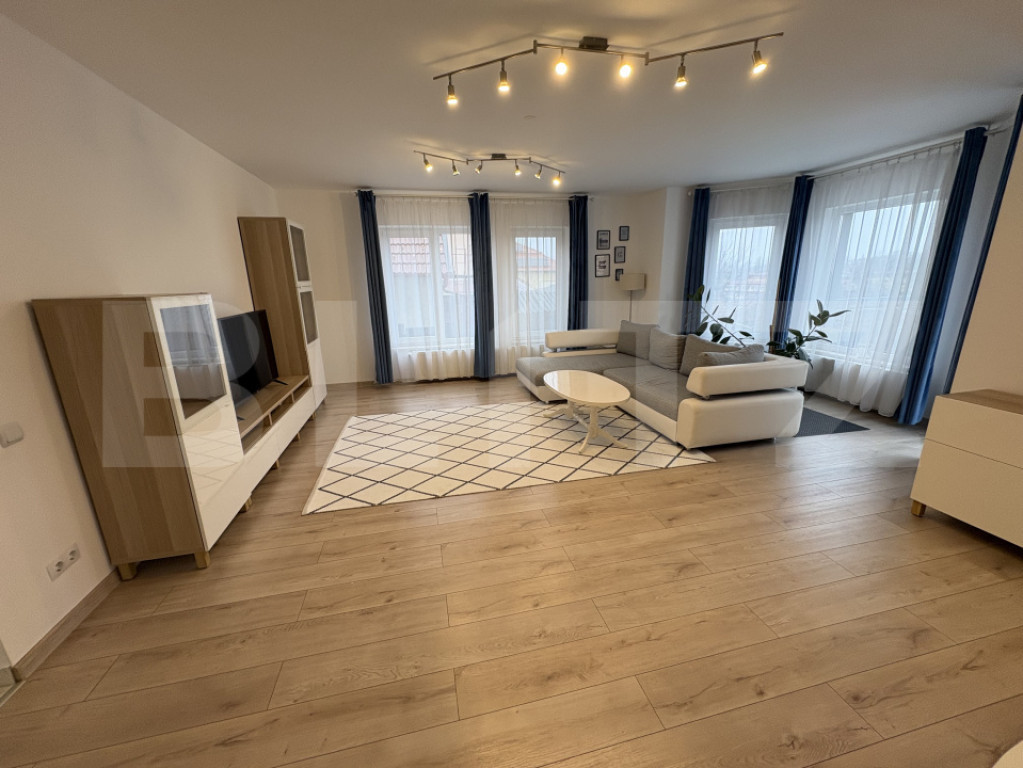 Apartament 2 camere, 70 mp, parcare, zona Semi-centrala