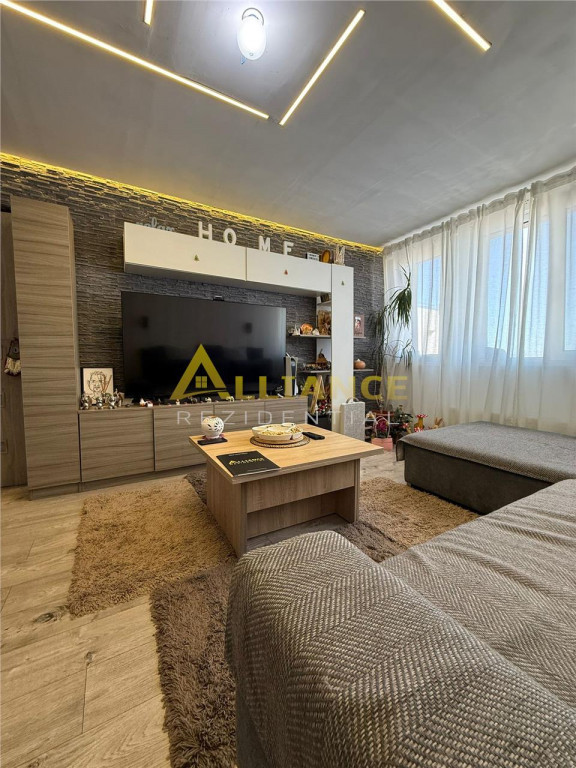 3camere , etaj 10/10 Aleea Barajul Bistritei