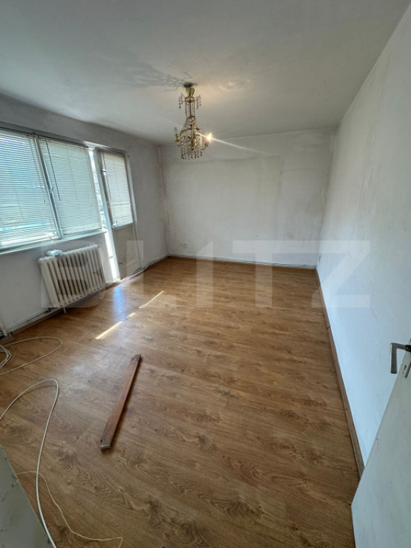 Apartament 3 camere decomandat 62 mp, etaj 3, balcon, Măn?