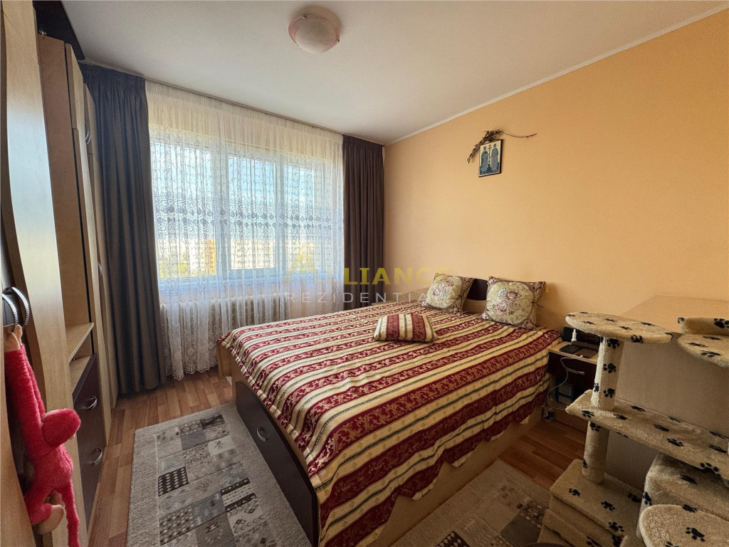 Apartament 3 camere decomandat { Grand Arena }