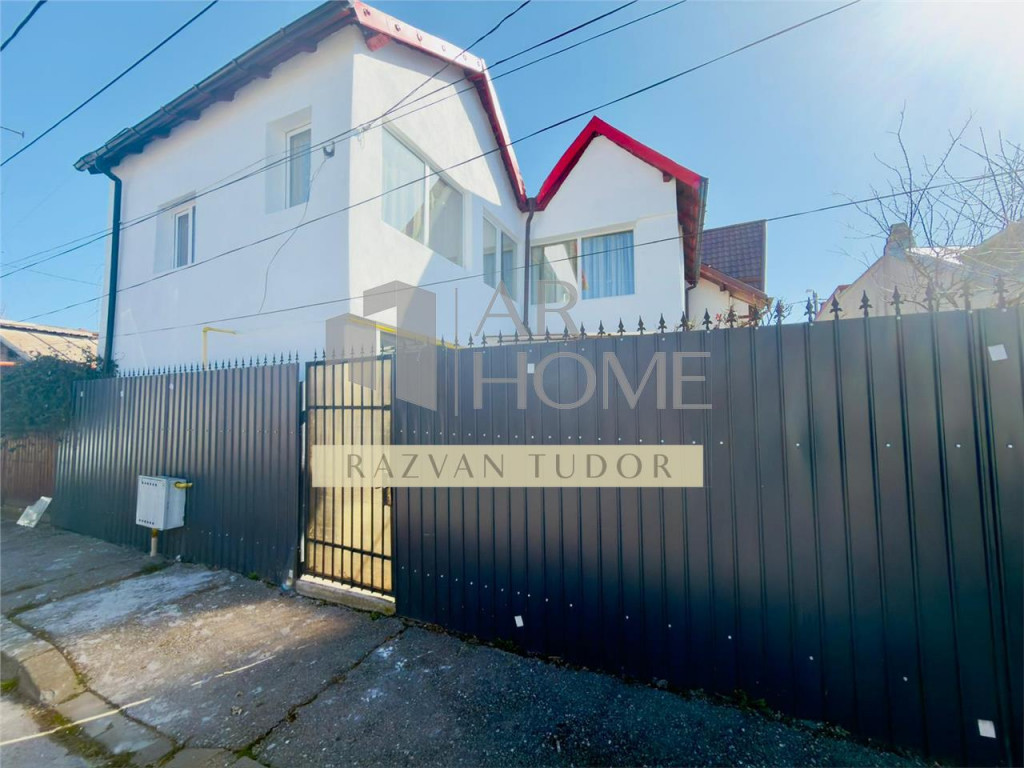 Casa 4 camere , semifinisata , cu beci , Ploiesti ,zona cent