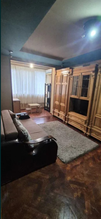 Apartament 2 camere, semidecomandat - zona Vlahuta