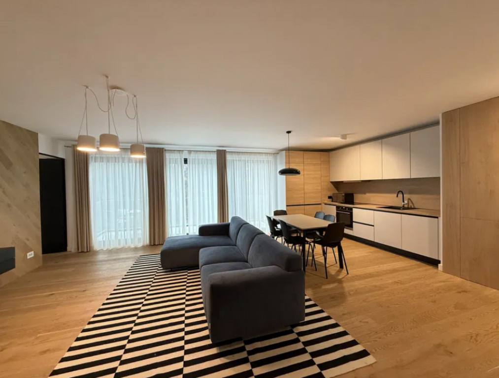 Apartament 3 camere, decomandat - Drumul de Poiana