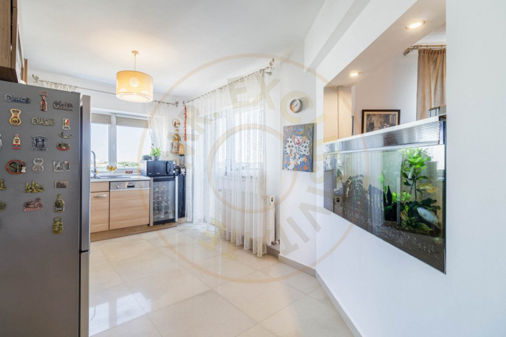 Clădire modernă, versatilă, cu terasă panoramică – lo