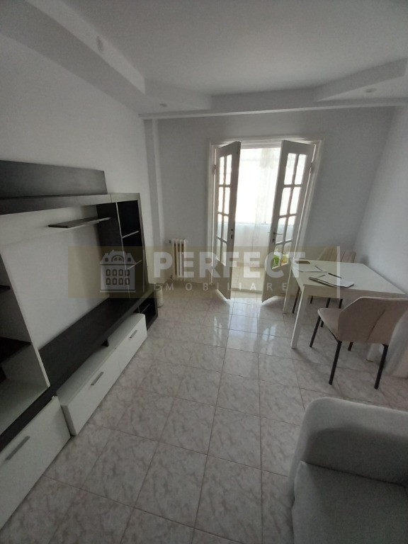 Ap.2 camere PARTER str.Bahluiului-Vest 54500 euro