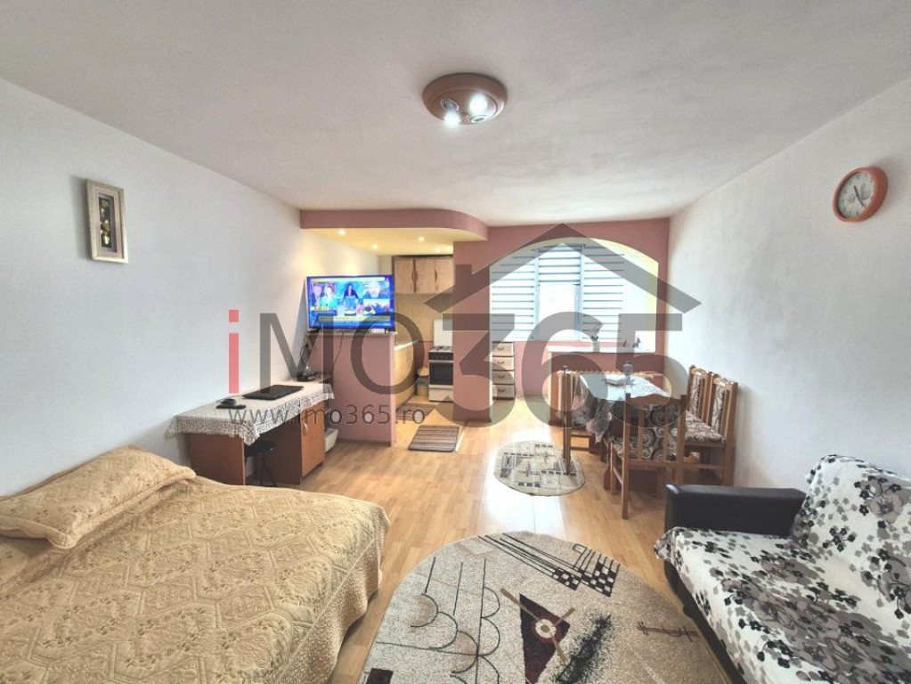 Garsoniera Craiovei Et.3 mobilat vedere strada