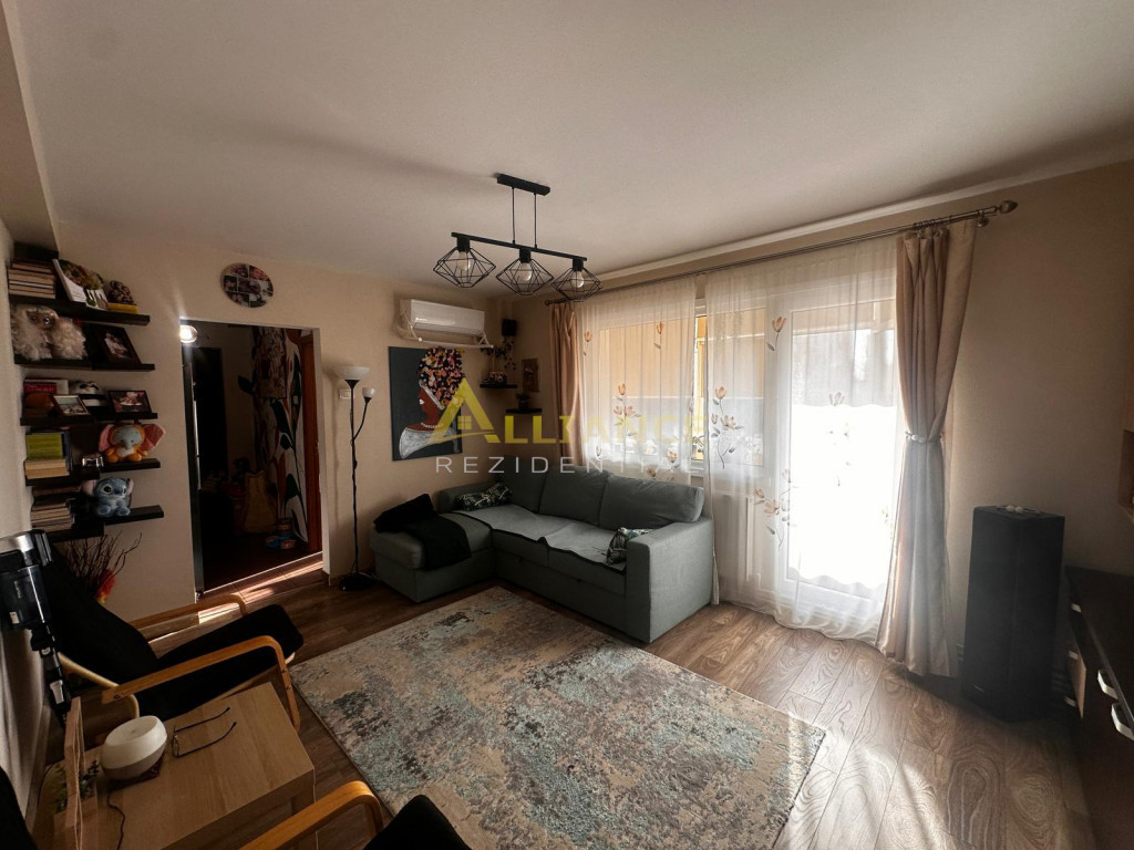 Apartament 3 camere decomandat Gata de mutare