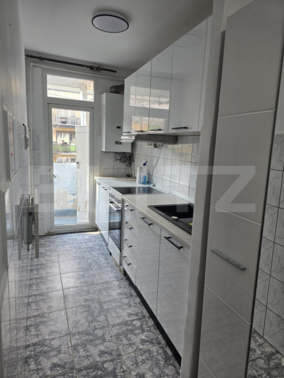 Apartament 2 camere, 40 mp, zona Carpati 1