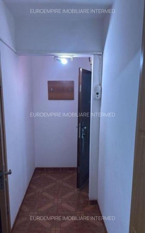 Apartament de vanzare in Constanta, Km 5 - 2 camere decomandat