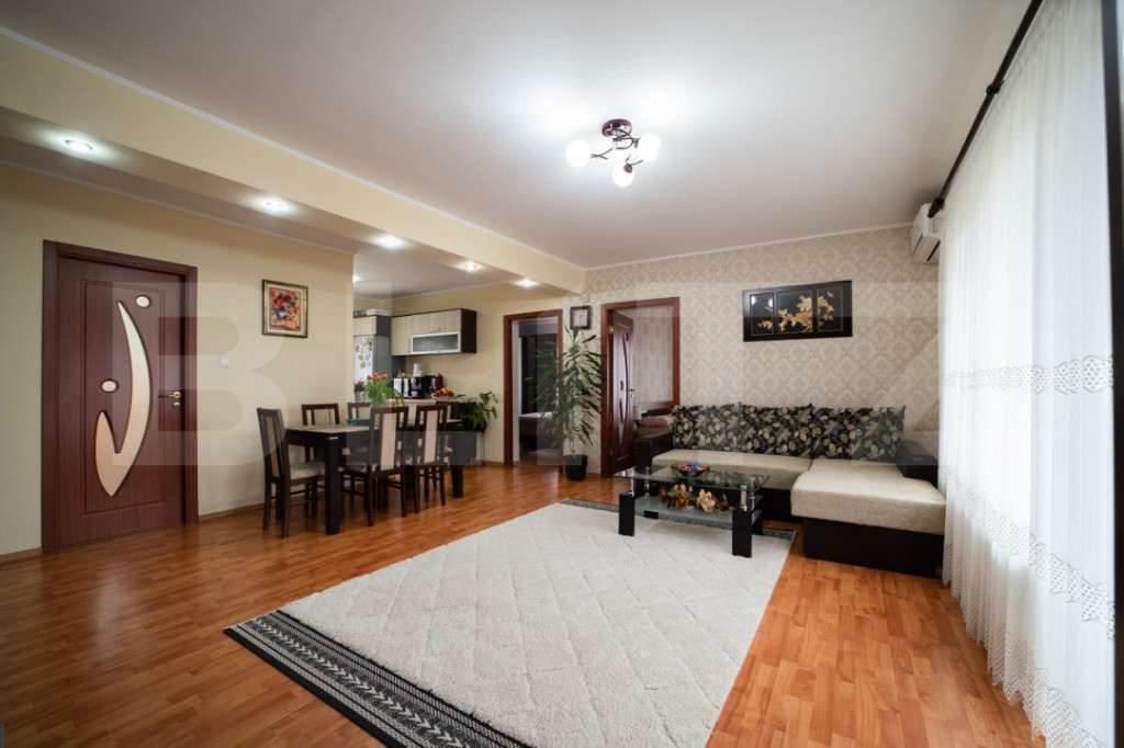 Apartament 4 camere cu teren, curte privata, zona Bradet