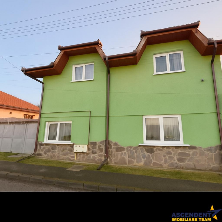 Casa potential:locuire multifamiliala,activitati comerciale,