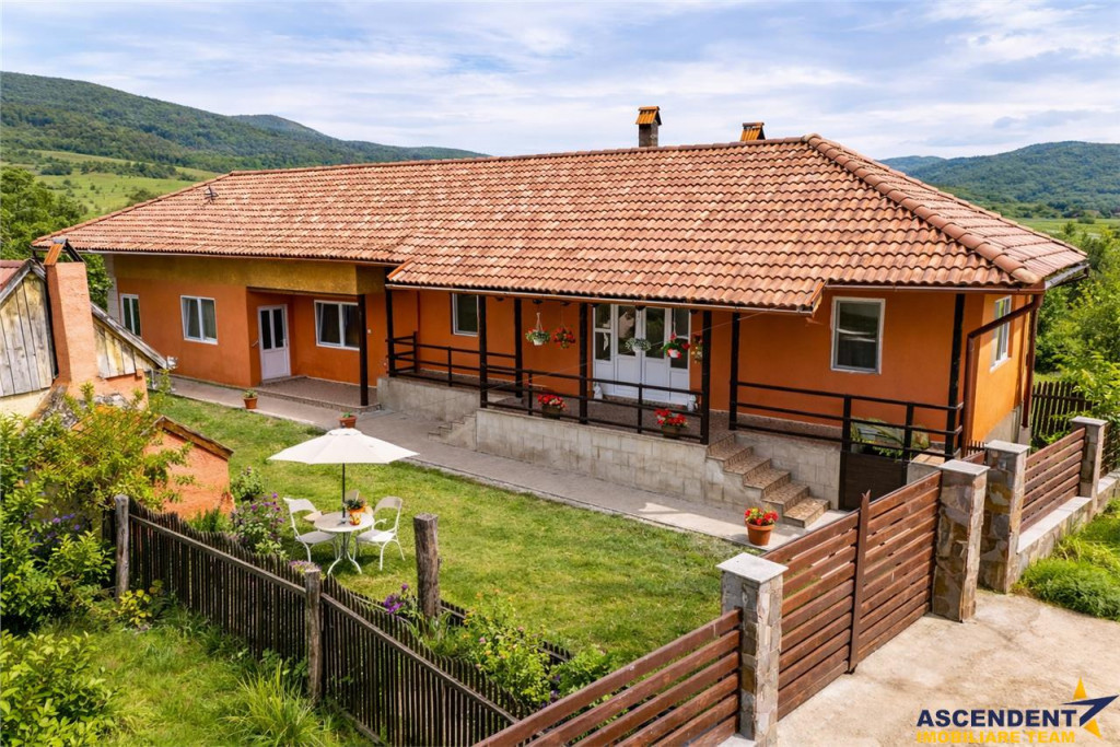 FILM! Casa individuala,cu 4 camere,1.200mp teren,priveliste