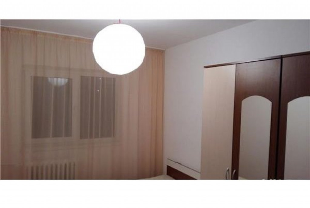 Tineretului,Apartament 3 camere,cu 2 gr.sanitare.