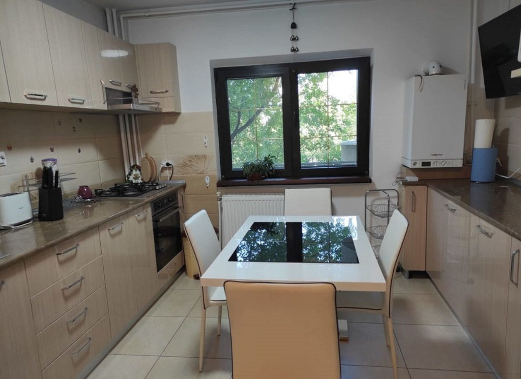 Inchiriere Apartament 3 Camere Zona Vitan Mall