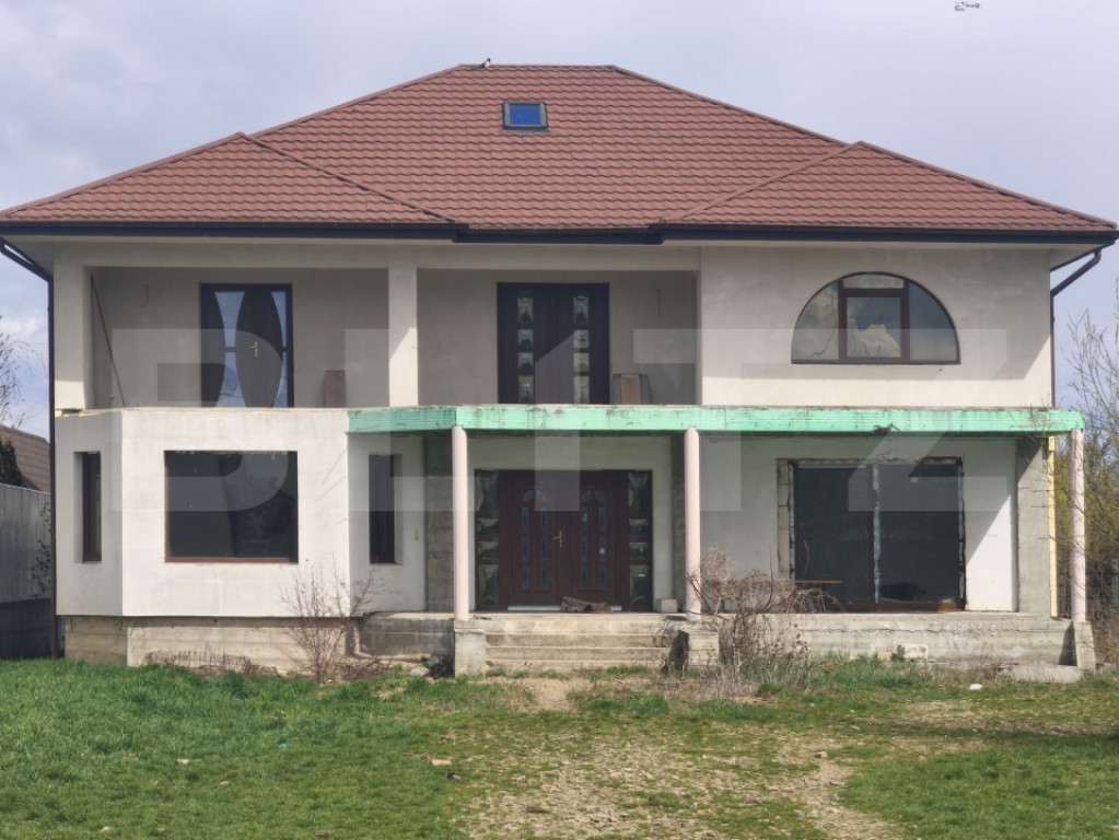 Casa individuala semifinisata, 2000mp teren, zona centrala R