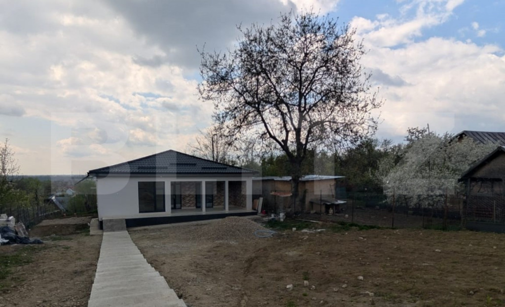 Casă individuală 3 camere 144 mp utili, teren 900mp, Razv