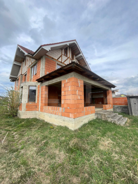 Casa individuala, 5 camere, 220mp utili, teren 13 ari, Unire