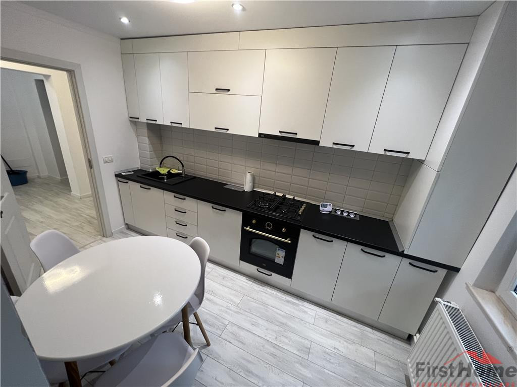 Apartament 2 camere, etaj 3, renovat, zona Sala Polivalenta