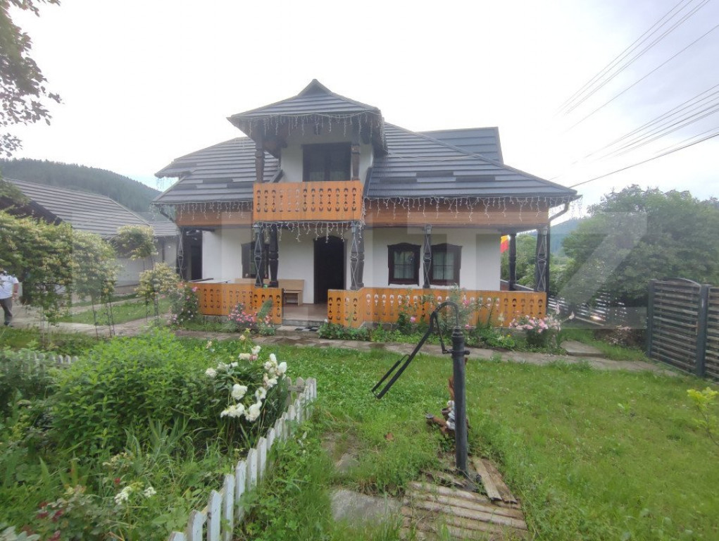 Casa de vacanta si anexe in Stulpicani