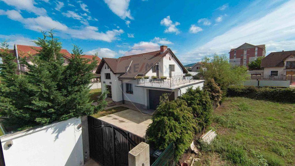 Vilă elegantă în Sânmartin – mobilată, lângă Bă...