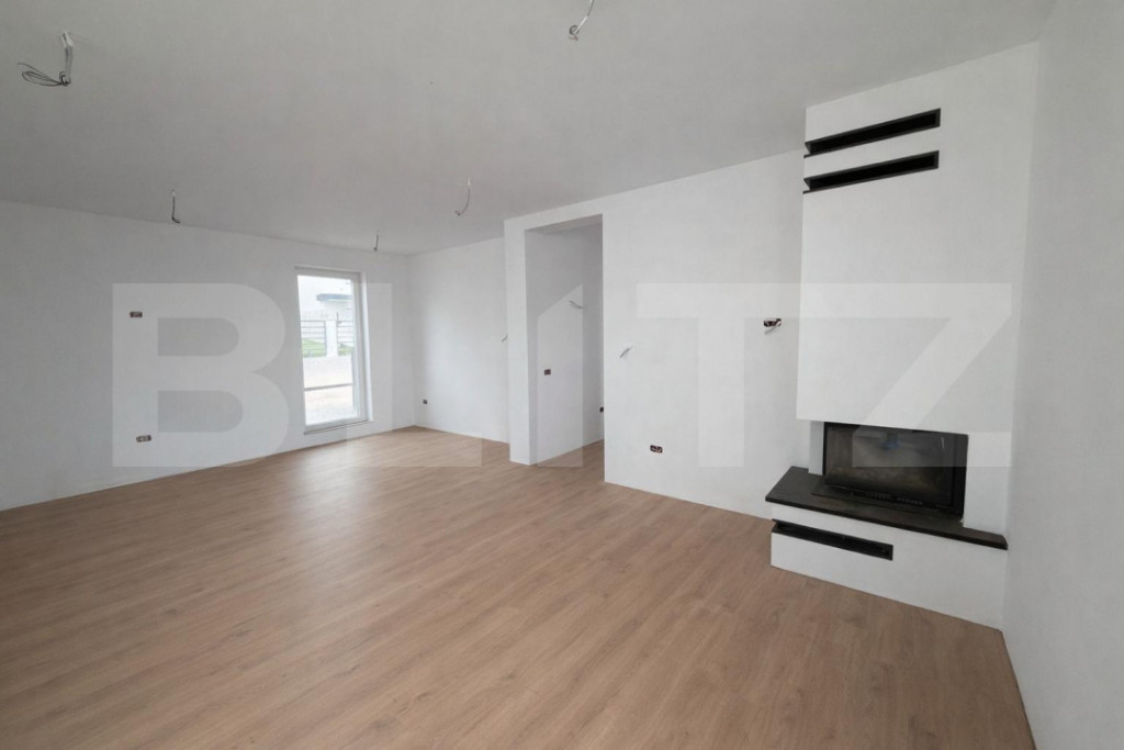 Case la preț de apartament, ,, posibilitate de rate, zona M