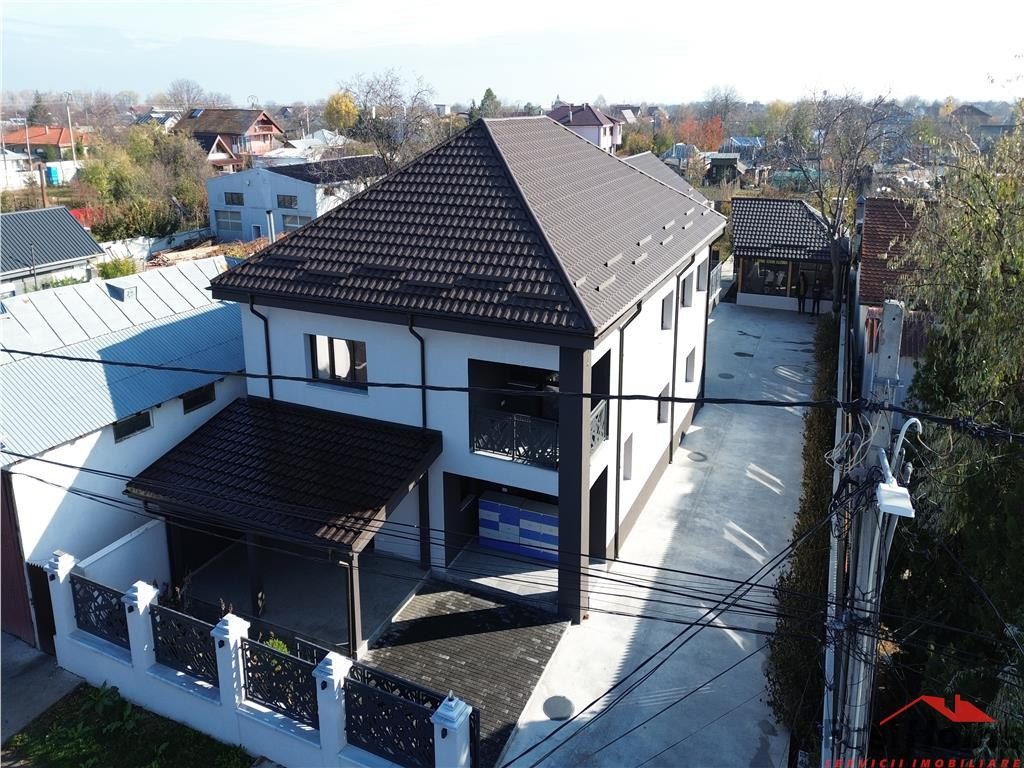 Casă / Vilă cu 4 camere Strada Vrancei